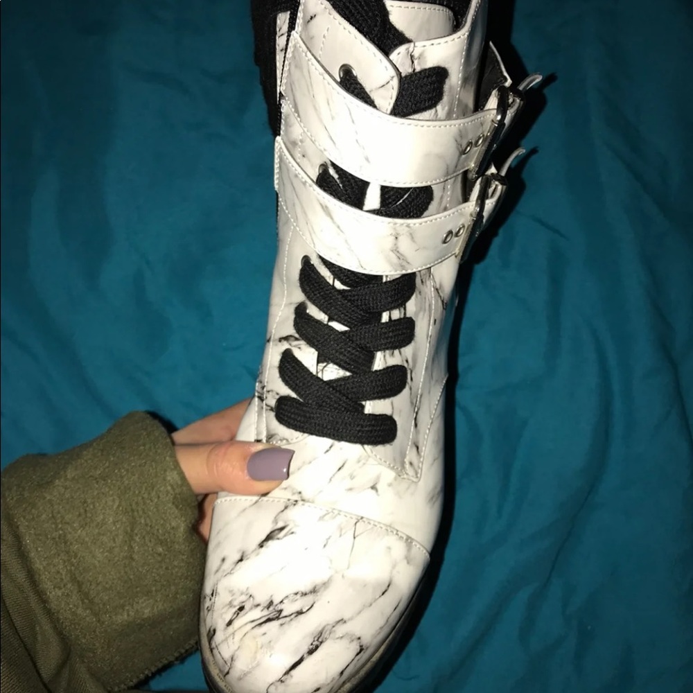 MARBLE COMBAT BOOTS